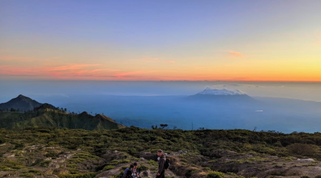 slideshow kawah ijen sunrise 3