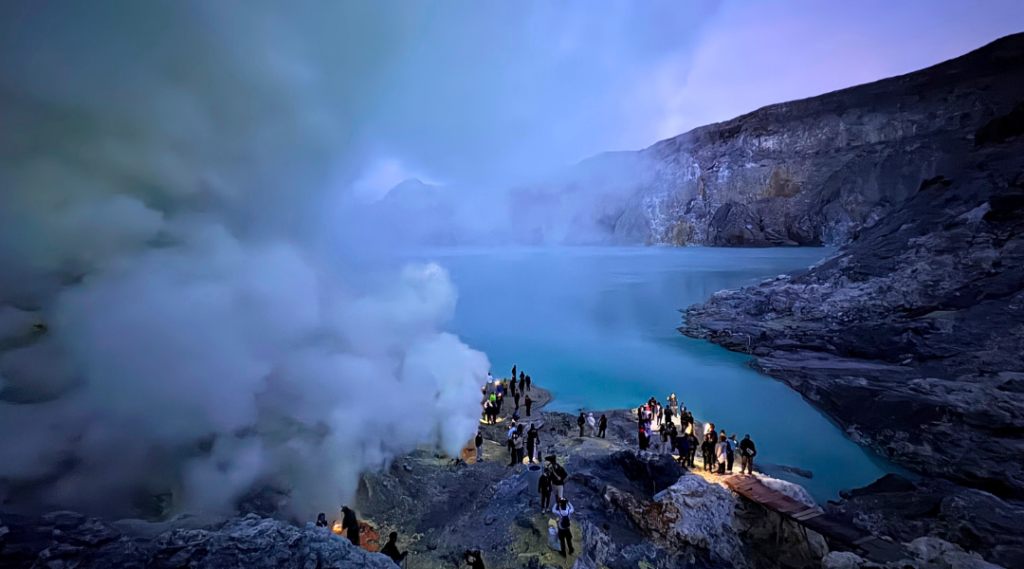 slideshow kawah ijen tour