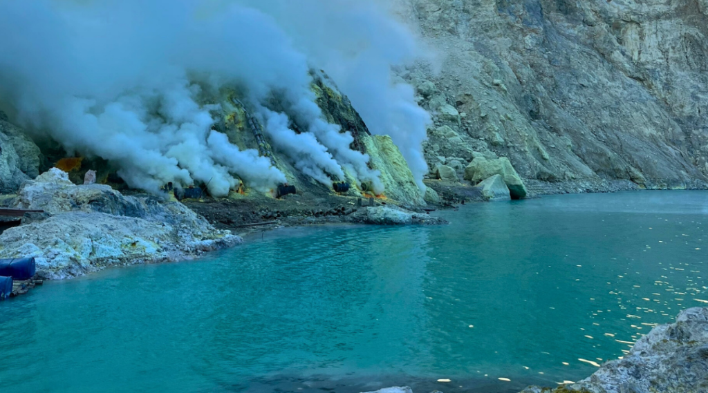 slideshow kawah ijen tour danau toska 5